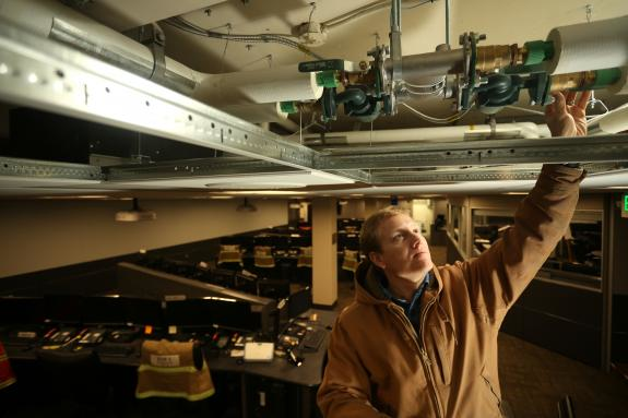 Contractingbusiness Com Sites Contractingbusiness com Files Uploads 2013 10 Taco Technician 2 0