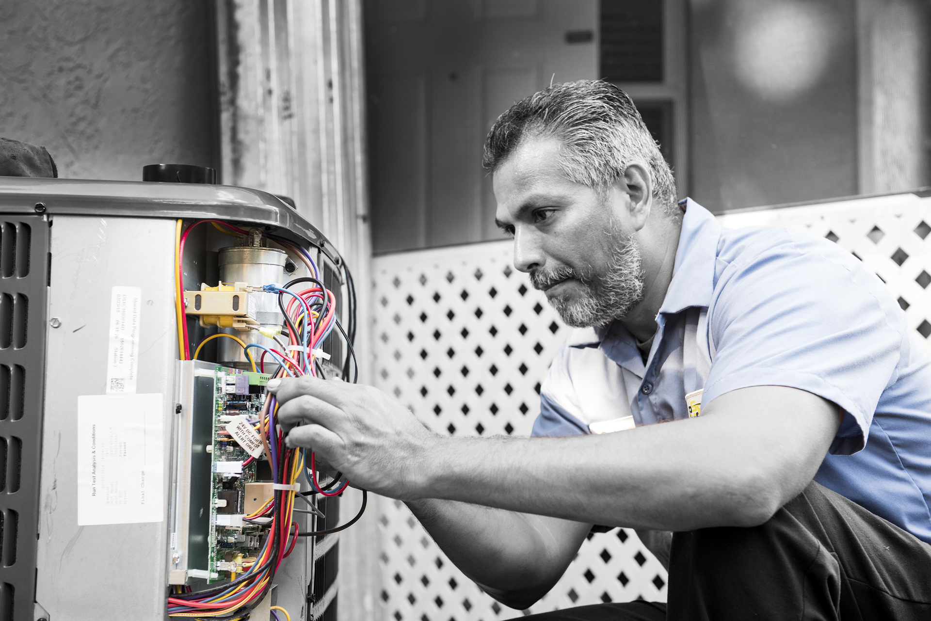 hvac technician servicing unit