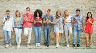 Contractingbusiness 13543 Young People Using Smartphones 1
