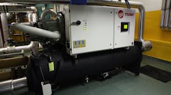 This high-efficiency 1,000 kW water-cooled chiller system replaced two low-efficiency 400 kilowatt (kW) air-cooled chillers at the Intesa Sanpaolo data center.