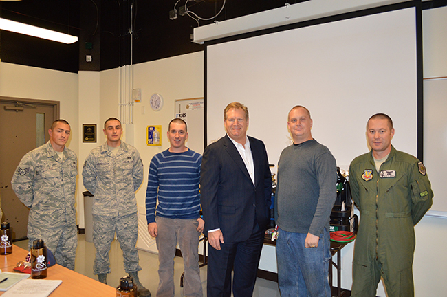 Army specialists Jamie Olson and Larry Lemieux receive scholarships