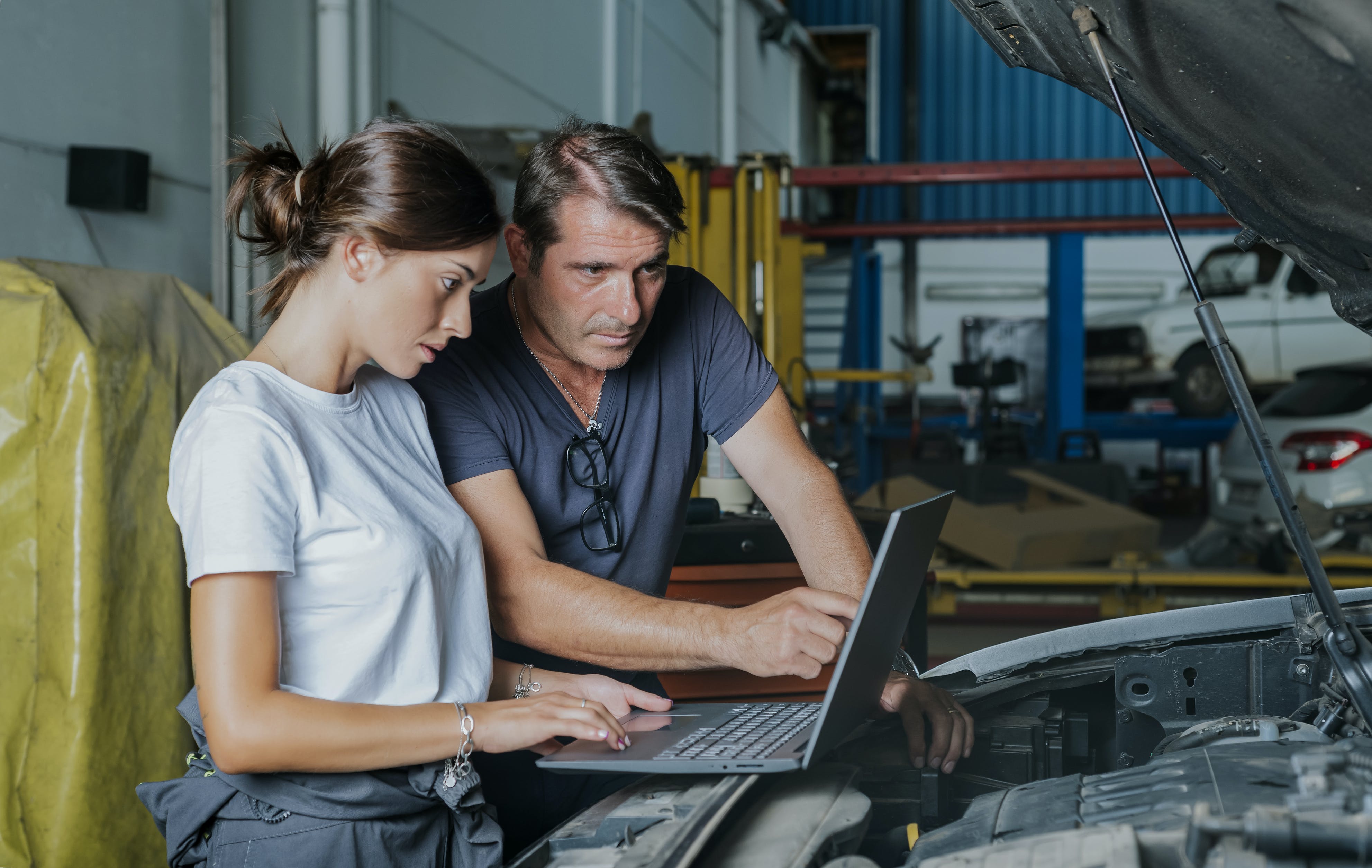 658d812b23537c001e17ecbc Working On Vehicle Istock1341517841