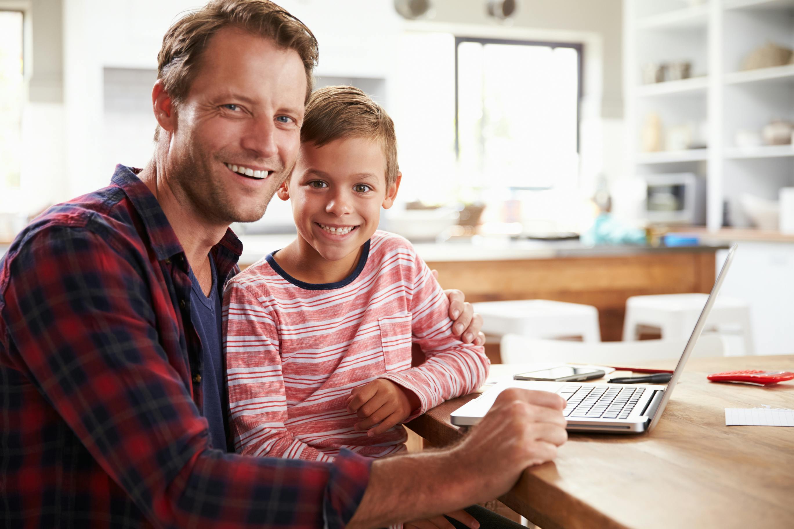 65cf7dbf53c095001e513a83 Father Son Computer