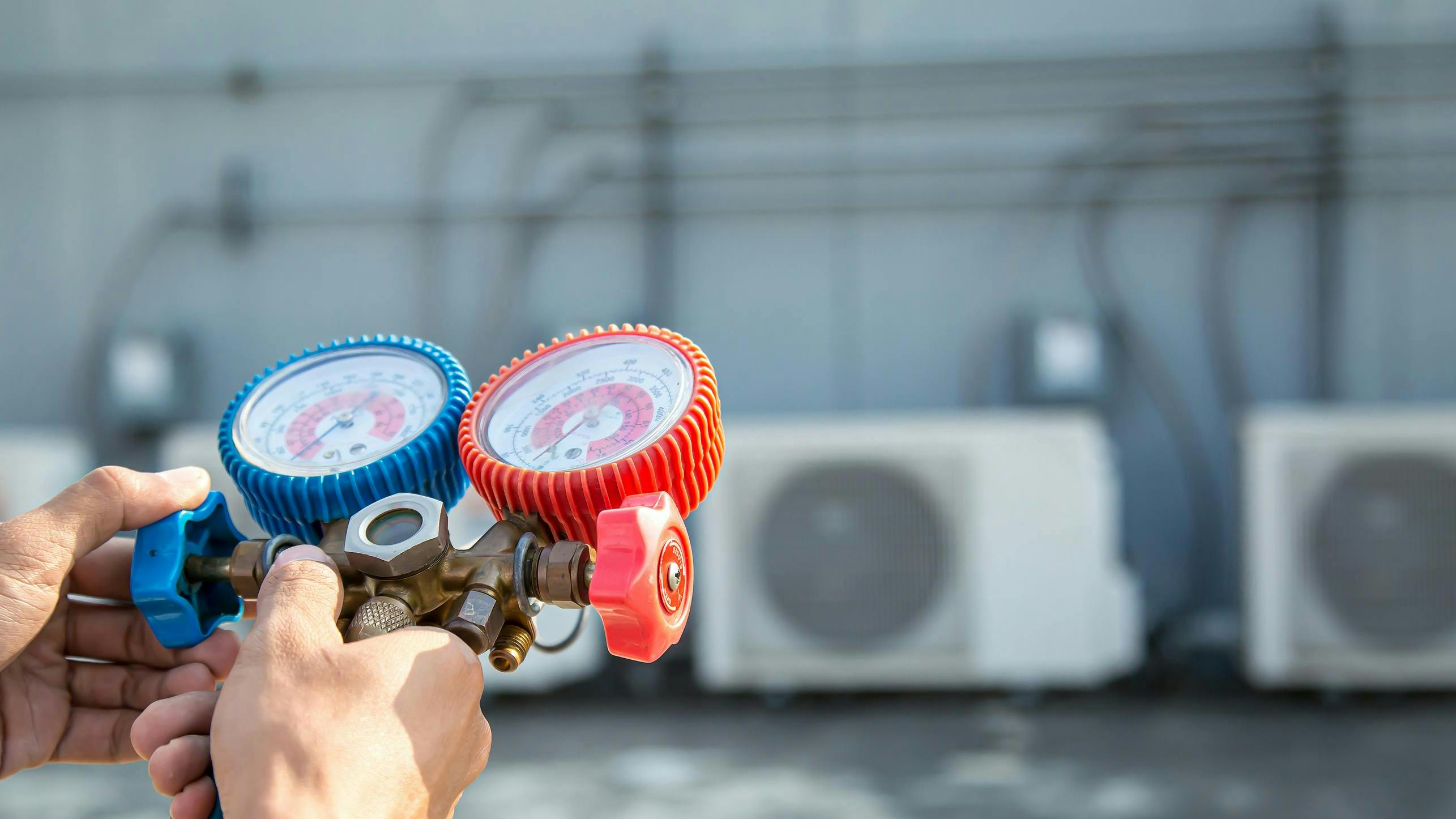 6621542c3005d2001eb116db Refrigerant Gauges