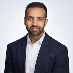 syed_shahzer_headshot_bosch_home_comfort_002 syed_shahzer_headshot_bosch_home_comfort_002