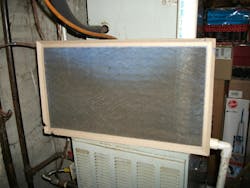 Unused filter area often shows up as portions of a filter that are both clean and dirty. If you see this, air inlet conditions to the filter need improvement. Unused filter area often shows up as portions of a filter that are both clean and dirty. If you see this, air inlet conditions to the filter need improvement.