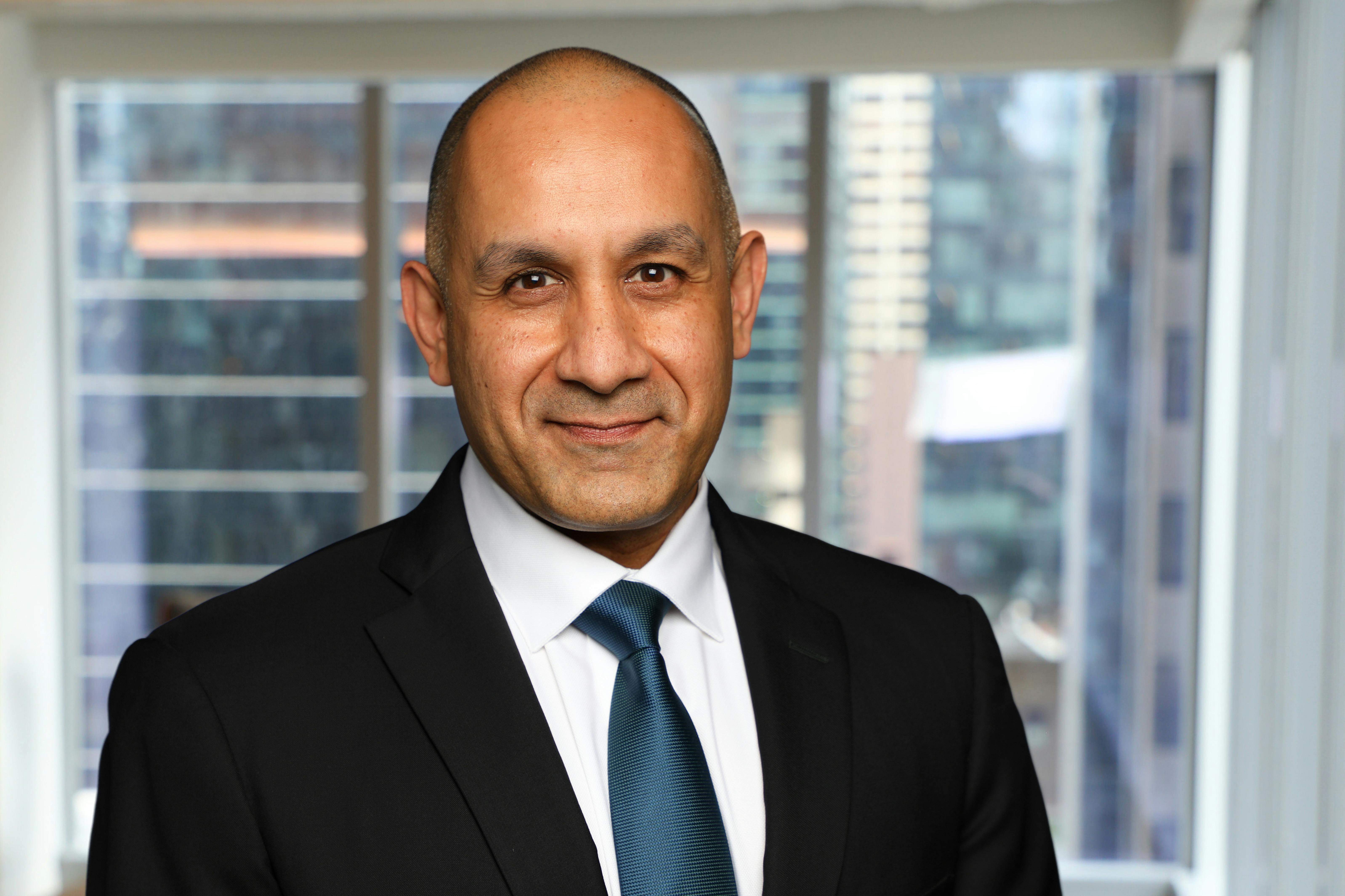 69f2156fff976c7c7b4e9027 Aamir Paul 1